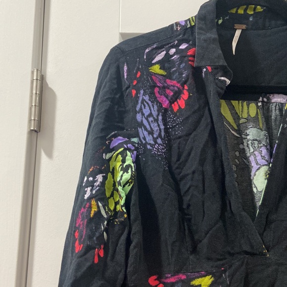 Free People Tunic Black with colorful Butterflies Size Medium - Picture 4 of 11